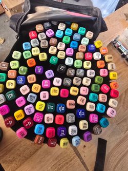Large Set of Dual-Tip Art Markers with Case 120 ct