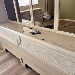 Thomasville Bedroom Set