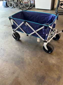 Quest Folding Wagon w/cup holders