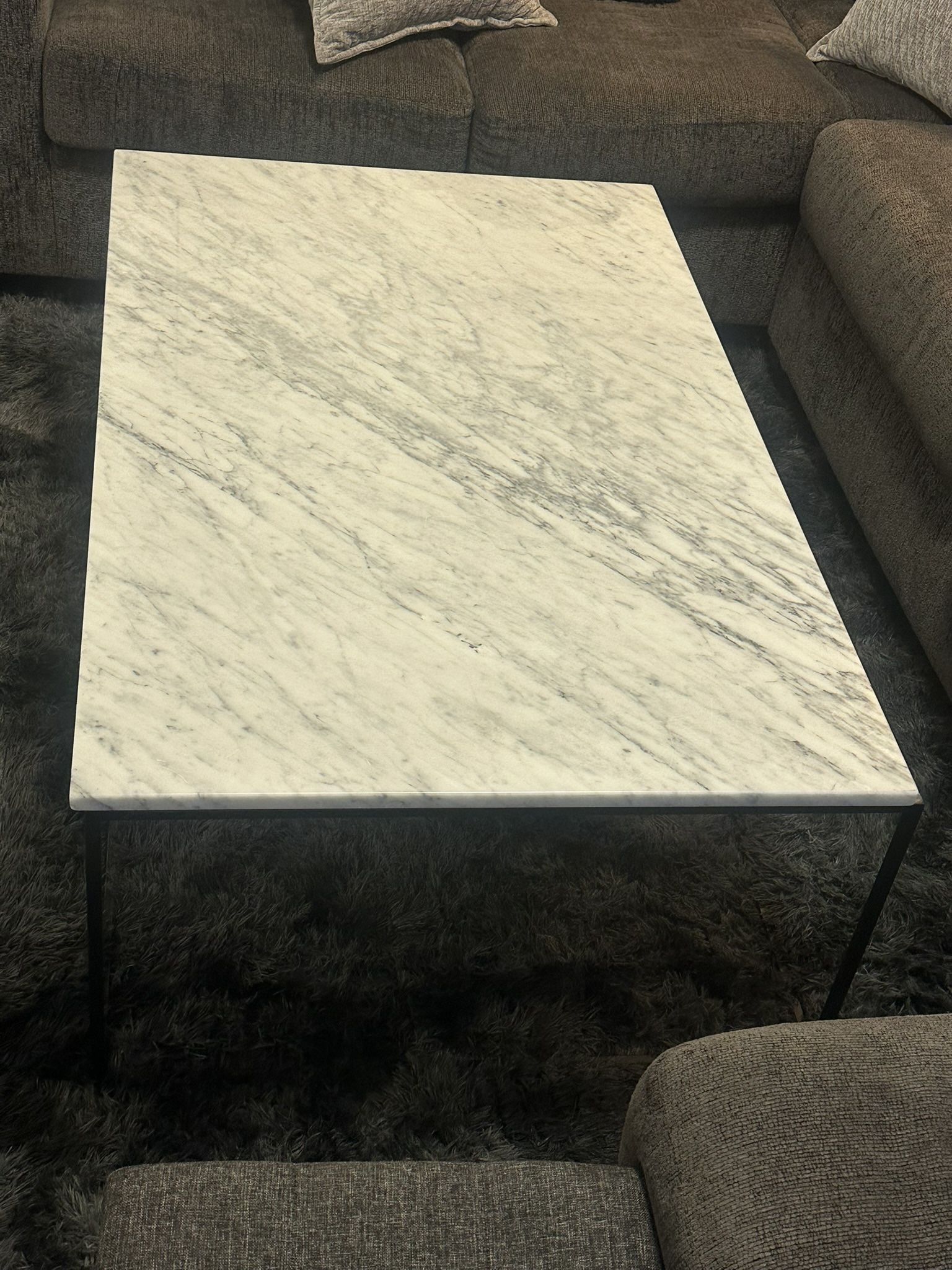 Gorgeous Marble Coffee Table - Perfect for Your Home