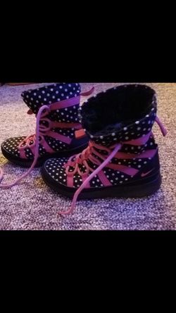 3.5y Nike boots