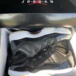 Jordan Retro Low 11