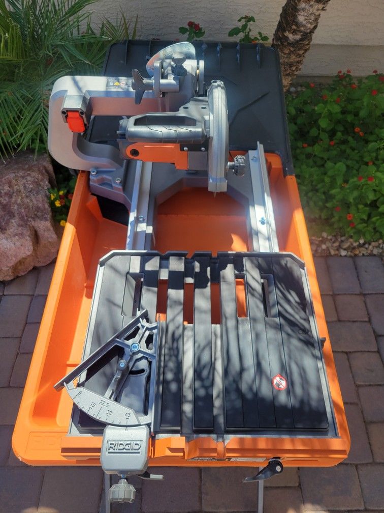 RIDGID 12 Amp 8 in. Blade Corded Wet Tile Saw with Extended Rip