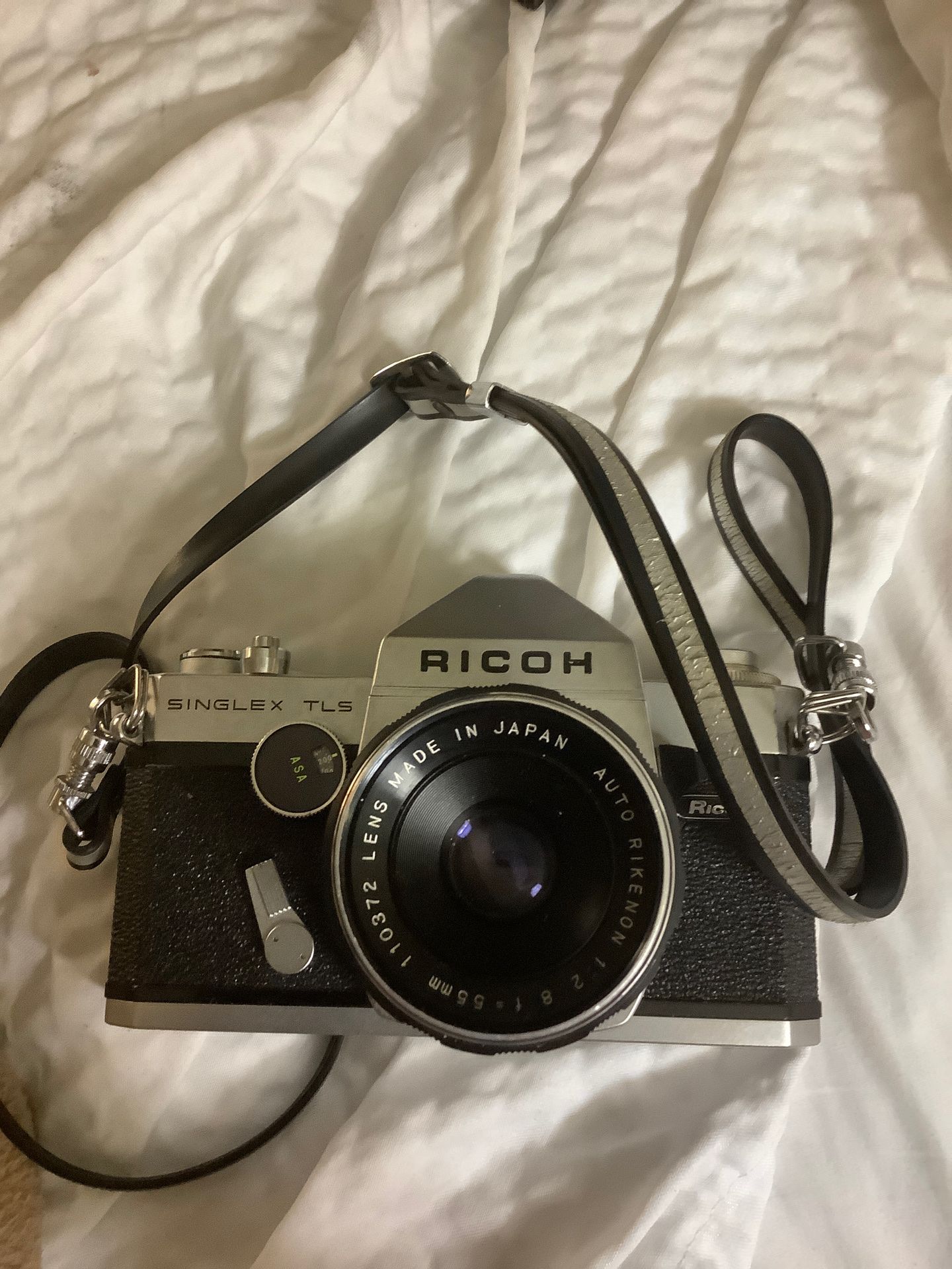 Ricoh TLS singlex camera with Minolta flash bag included