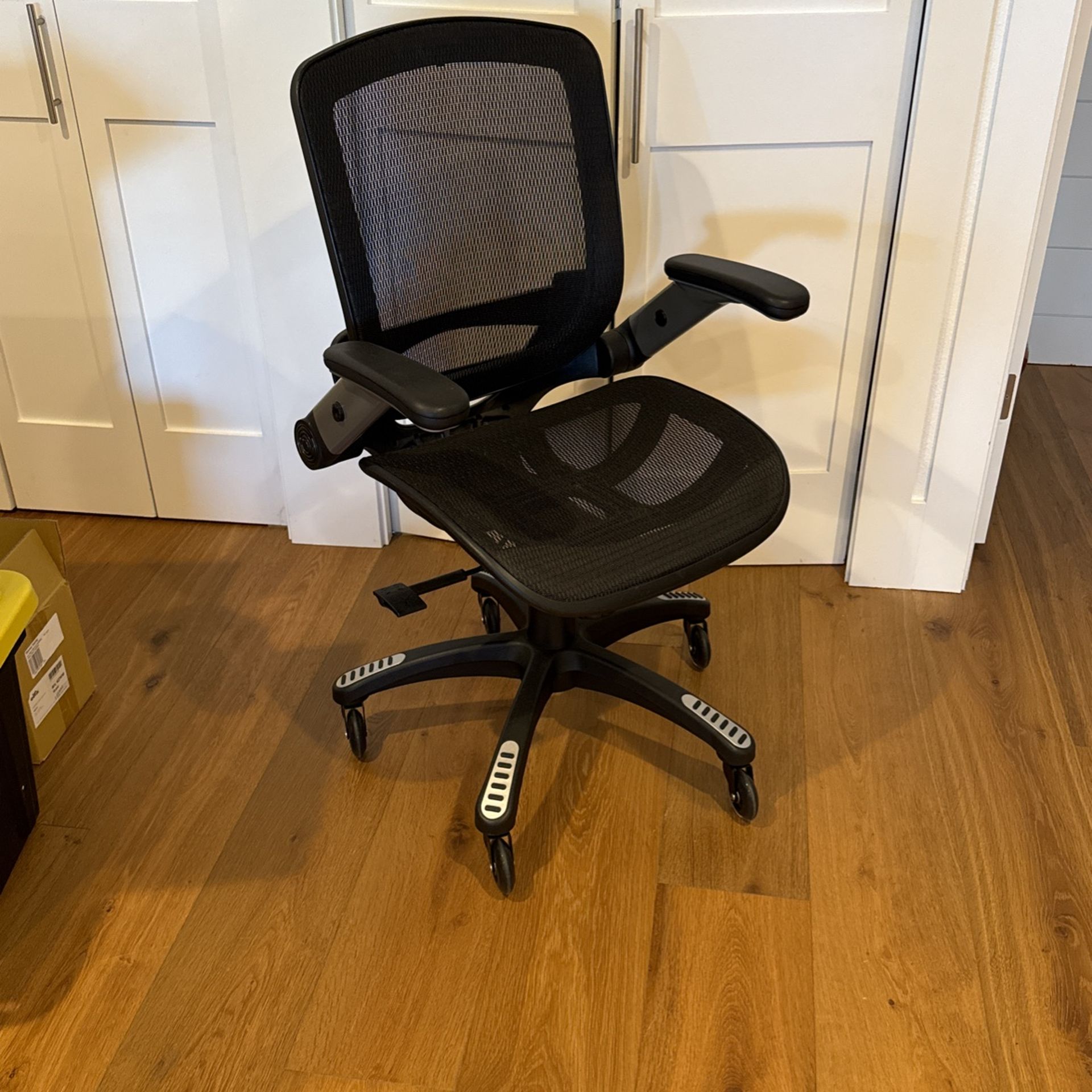 Office Chairs with Custom Silicon Wheels