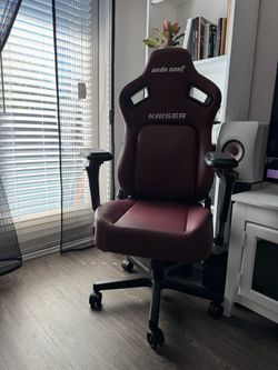 Leather Office / Gaming Chair