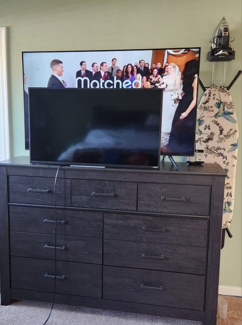 40" Inch TV