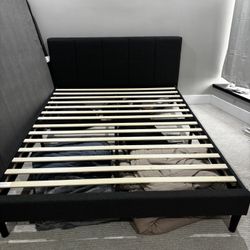 Upholstered bed frame With USB port