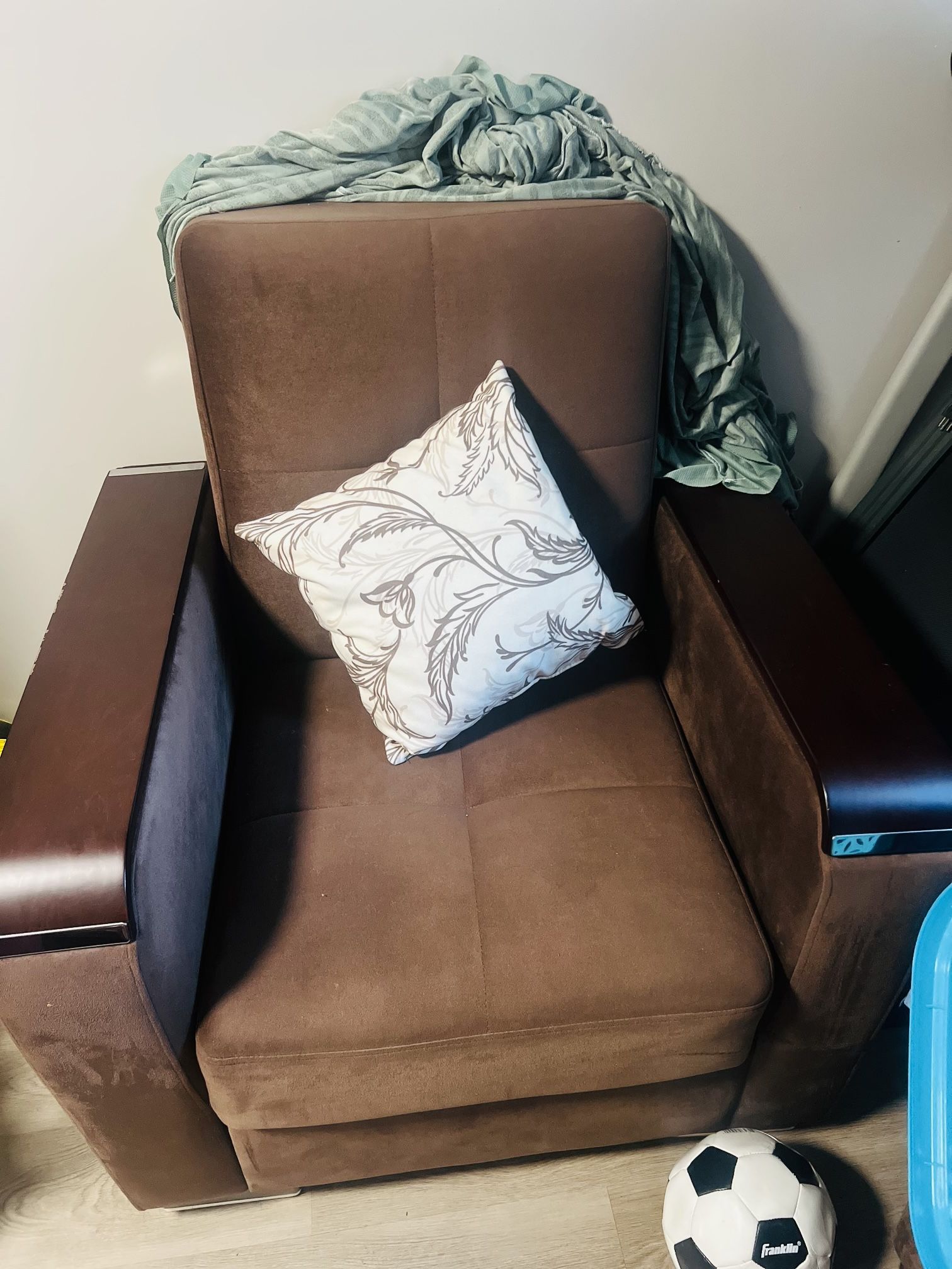 Both Sofa For &1200