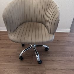 Desk chair 