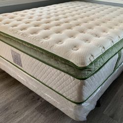 14in Queen Size Elite Organic Superior Hybrid Gel Memory Foam Pillow Top Mattress and Boxspring
