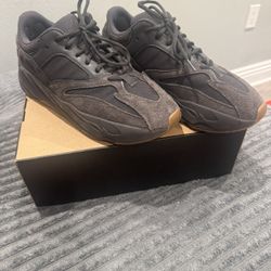 Yeezy 700 Size 11