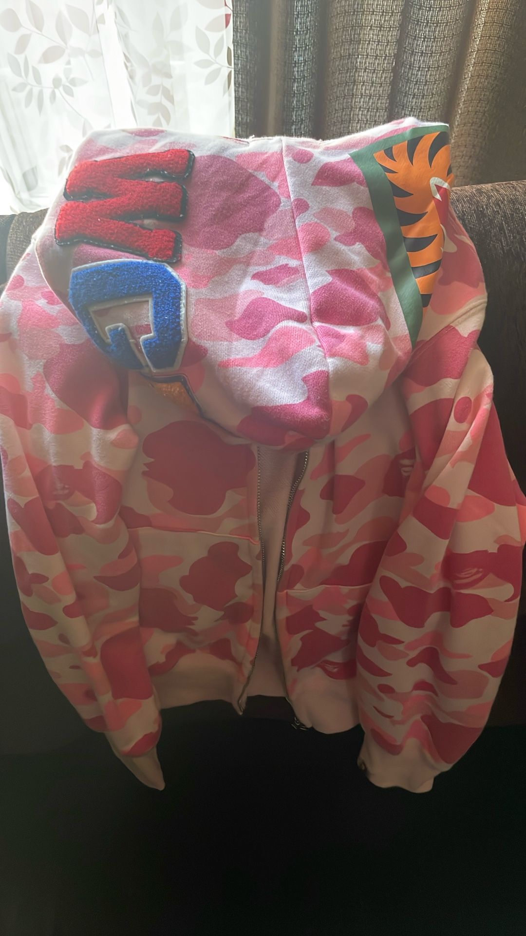 hoodie size medium stockton 110$