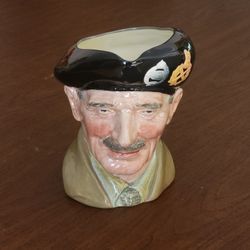 Vintage Royal Doulton Large Toby Monty Character Jug Mug  Made in England.
Pre-owned, good shape, no chips or cracks. Display item.
Please see photos 