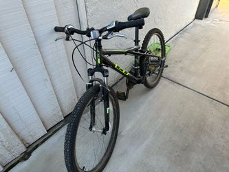 GT 24” Mountain Bike 21 Speeds Bicycle with Suspension