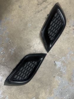 2016-18 Toyota Corolla IM  Fog Light Cover 