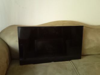 TV 35” with wall mount