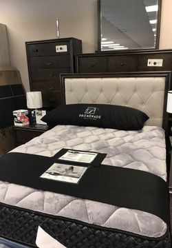 New king bedroom group