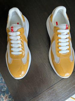 Prada cups cream size 10