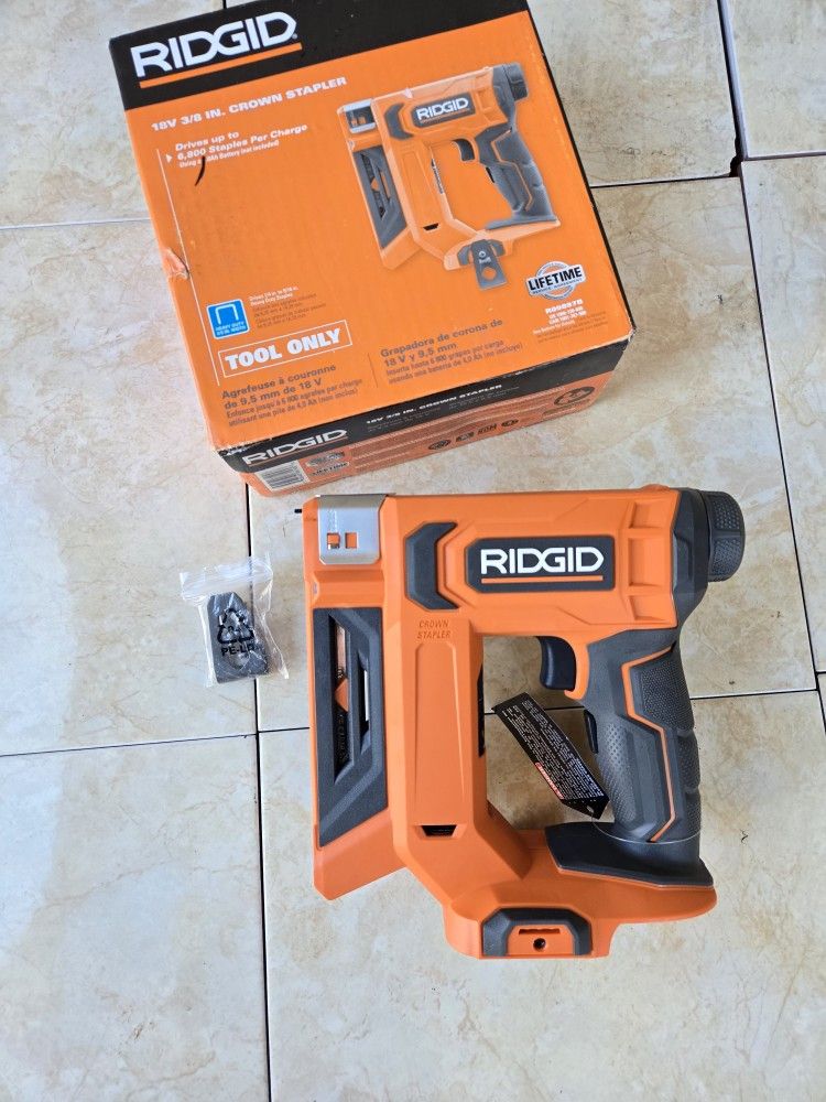 RIDGID 18V 3/8in Crown Stapler (Tool Only)