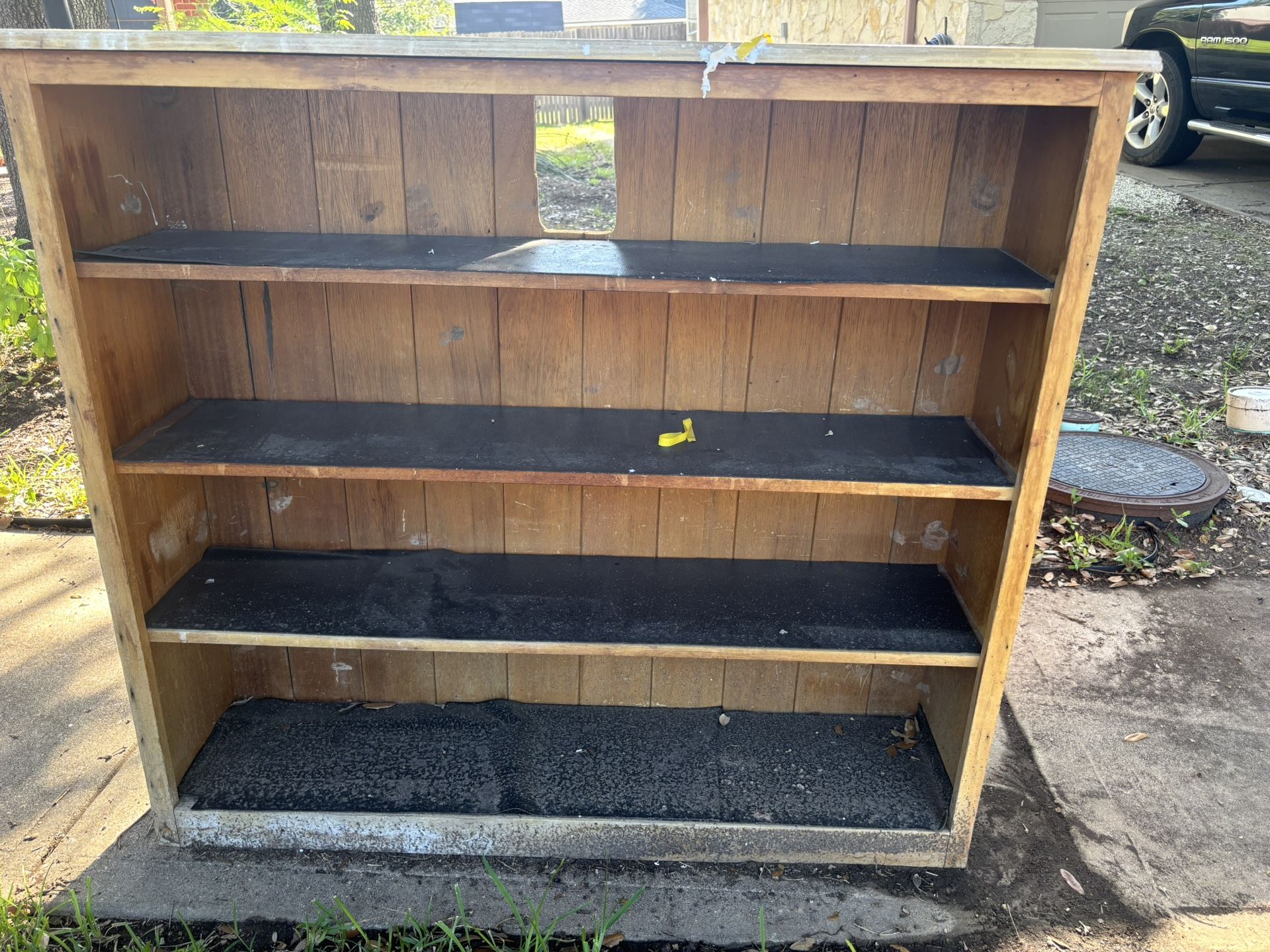 FREE Wooden Bookshelf