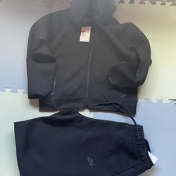 Nike Tech Fleece Set – Black (Size Large) (Old Version)