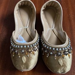 Women’s Flats/ Indian Khussa Size US 6 Women’s 