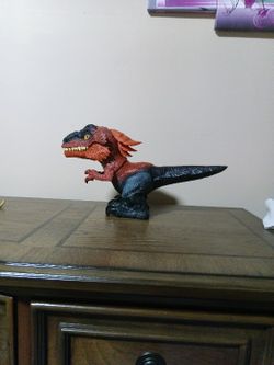 Jurassic Park Dinosaur Brand New With Batteries