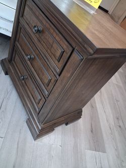 *Store Special!!!*---Classic Massa Gallery Wood Nightstands---Only $299!!!---Store Pickup Available👍