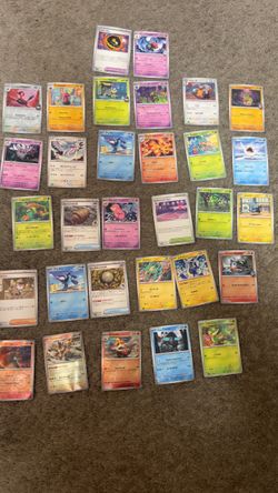 31 Pokémon Cards