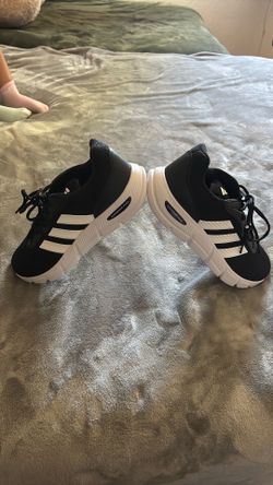adidas Black/White Cloudfoam Flex Laces Trainers
