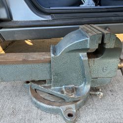 Yuasa No. 150 Solid Steel Vise 12” Sewivel Base Made In Japan 