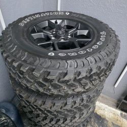 OEM rims and Tires Jeep Gladiator 