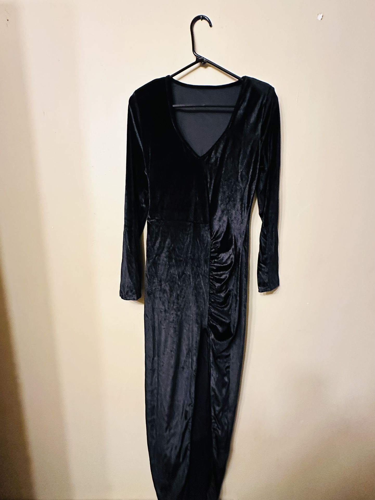 Black velvet dress 