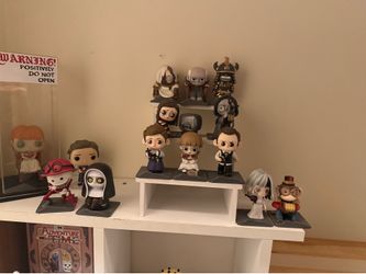 Pop mart the conjuring