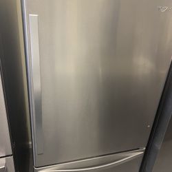 Refrigerator Whirlpool Top and Bottom Stainless Steel 