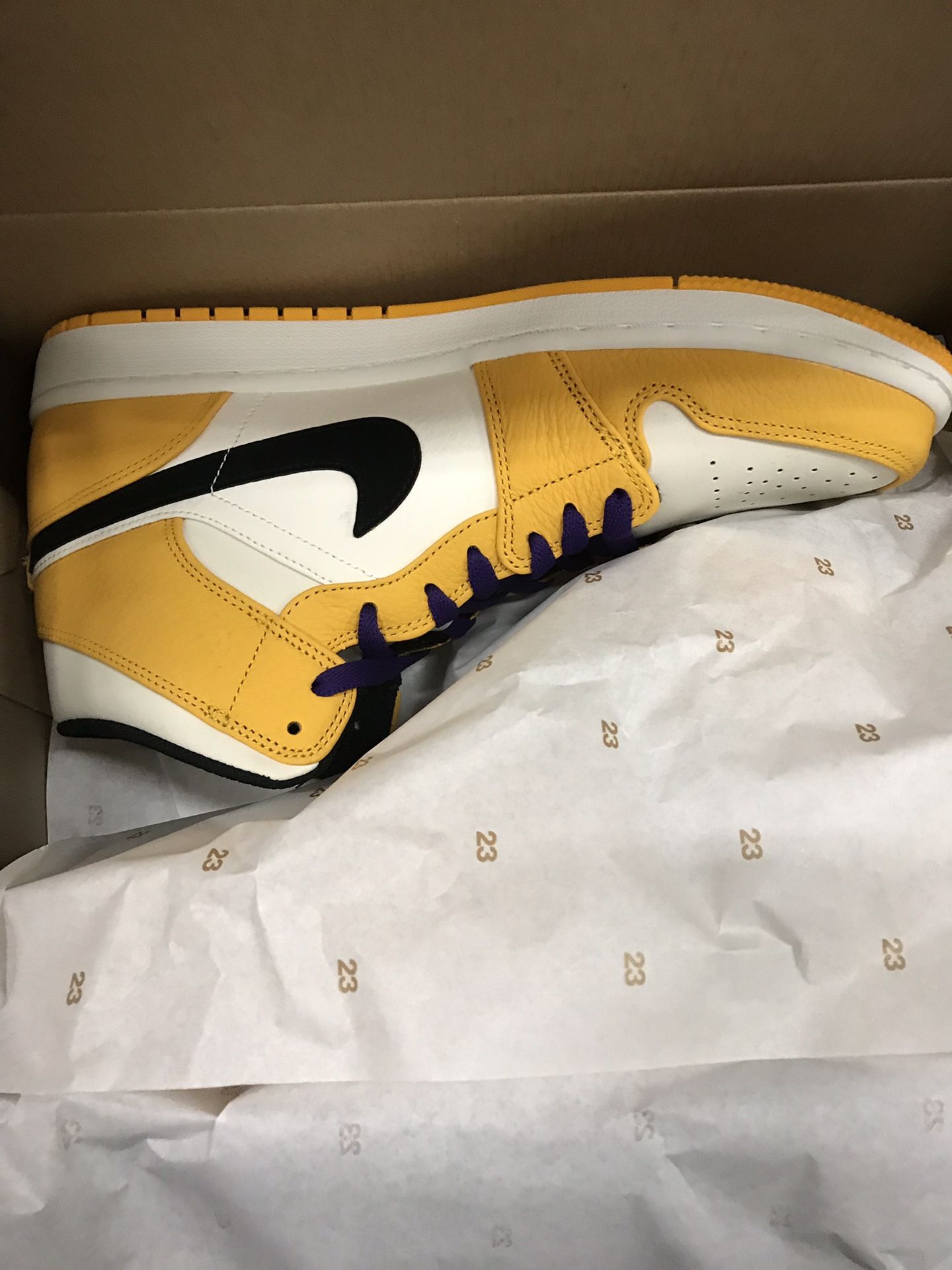 Laker 1s