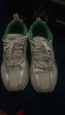 Avia white 7men 9 ladies