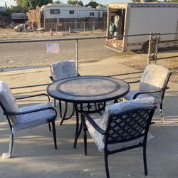 HAMPTON BAY 5 PIECES PATIO SET