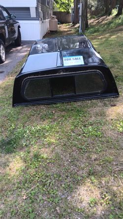 Truck cap for a 6 and a half foot bed $300 obro
