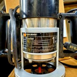 Black & Decker router 1 1/2 hp