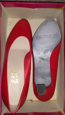 9•2•5 so soft women's red heels 7.5W