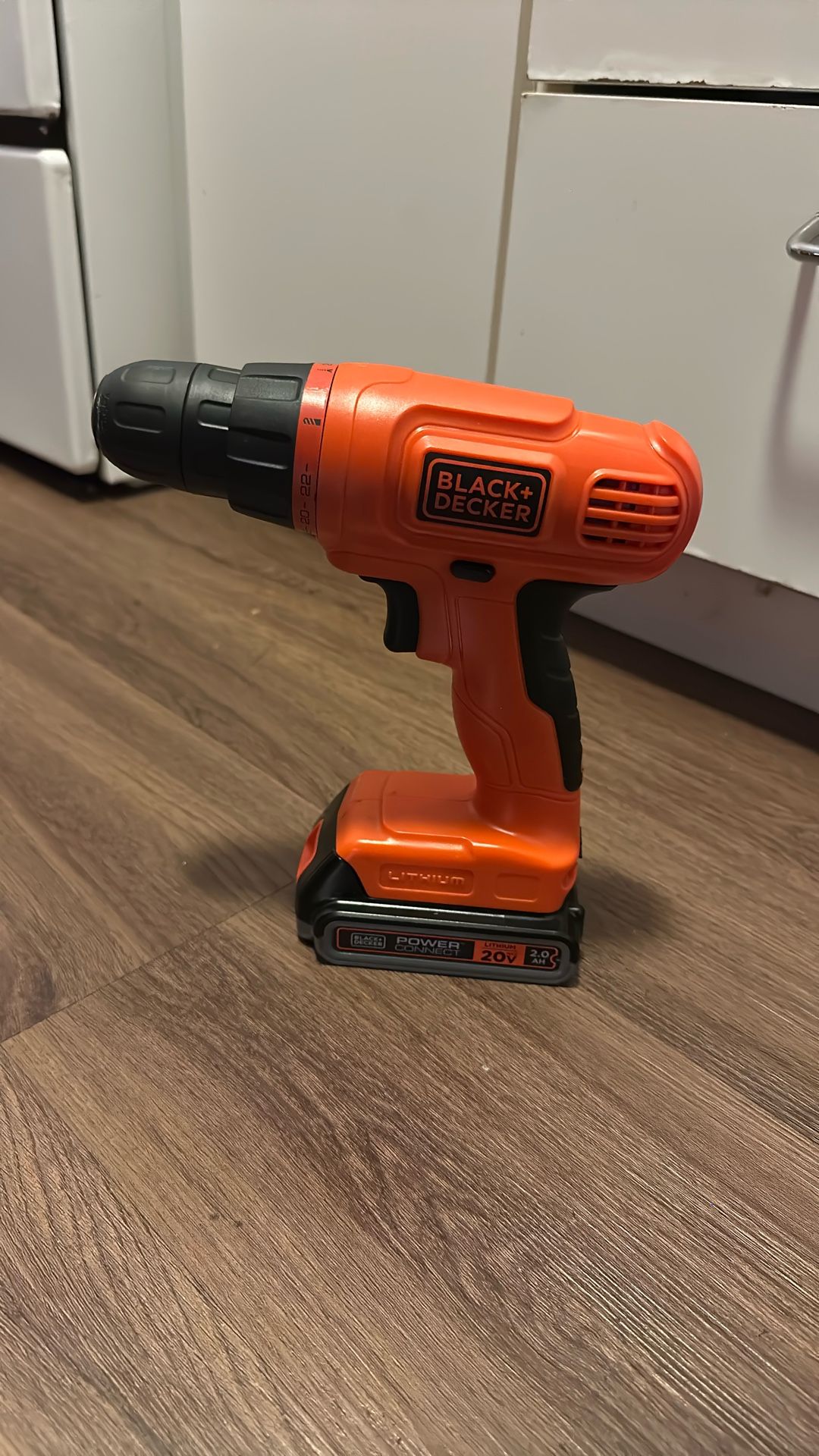 Black and Decker 20V 3/8 Drill & 2.0 ah Battery