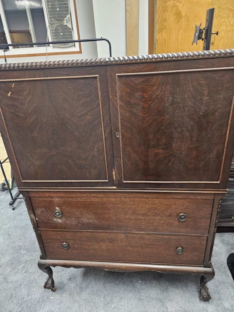 1920s gentelman's bureau.