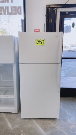 28 “ Width Kenmore White Top And Bottom Refrigerator 