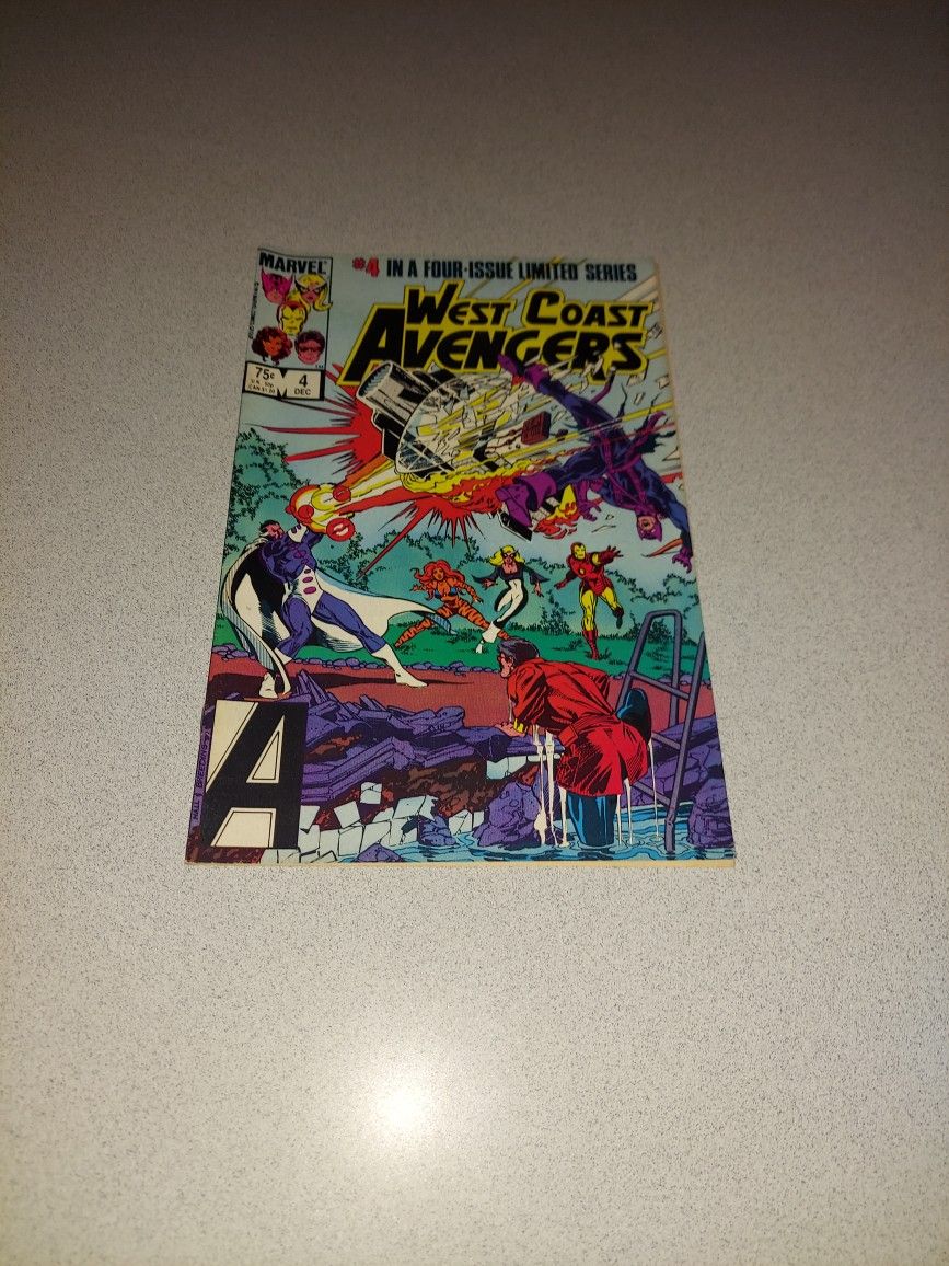 VINTAGE 1984 WEST COAST AVENGERS #4 COMIC