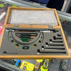 Mitutoyo Micrometer 