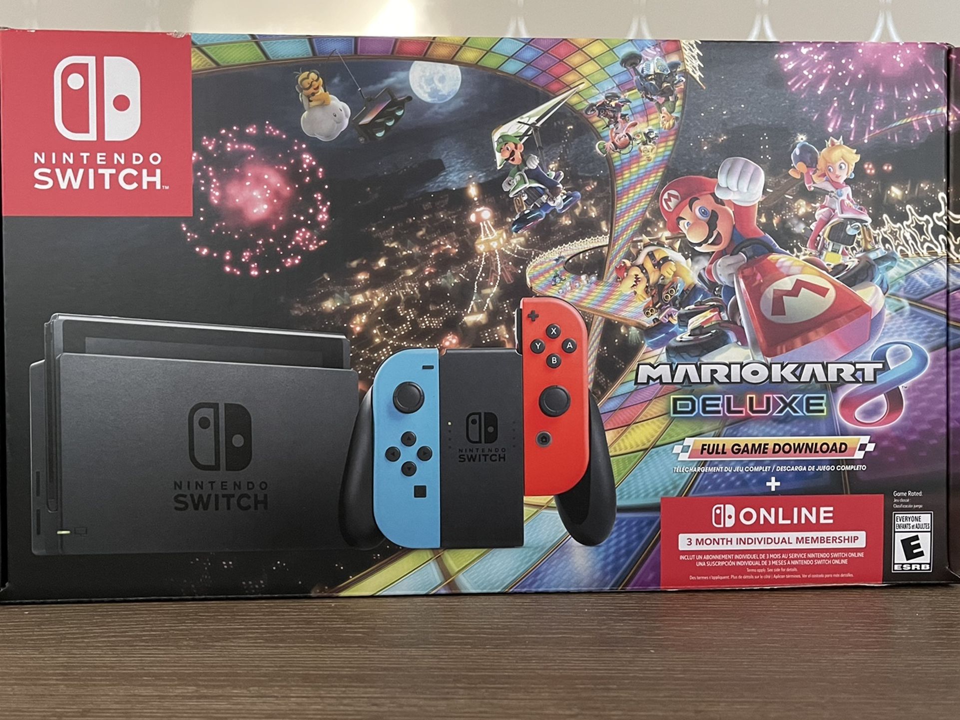 Nintendo Switch + Mario Kart 8 + Nintendo Online Membership