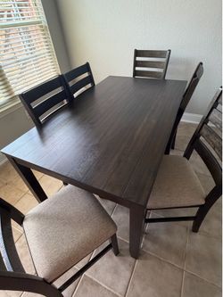 Dining table (6 chairs)