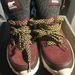 Sorel Kinetic Waterproof Hiking Boots – Stylish & Durable Outdoor Shoes
